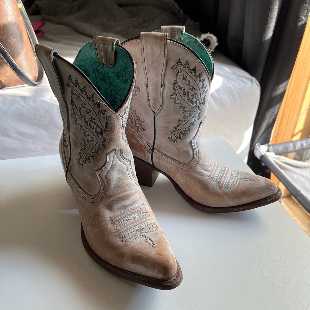 SOLD Corral boots size 8